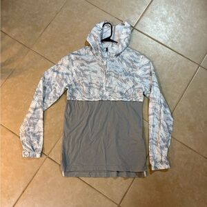 Under Armour Gray and White Camouflage Pullover/Windbreaker Hoodie